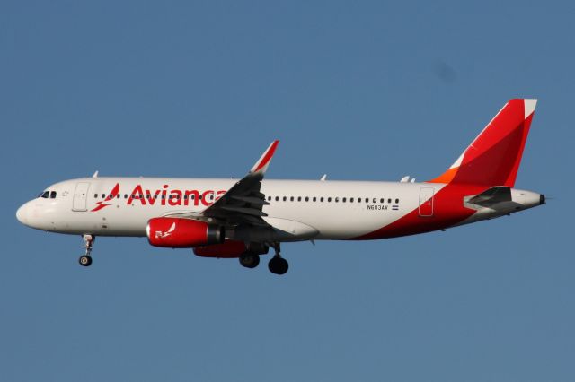 Airbus A320 (N603AV)