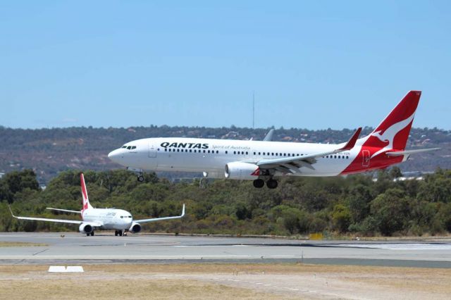 Boeing 737-700 (VH-XZN) - Boeing 737-800 Perth Airport, from the viewing platform.