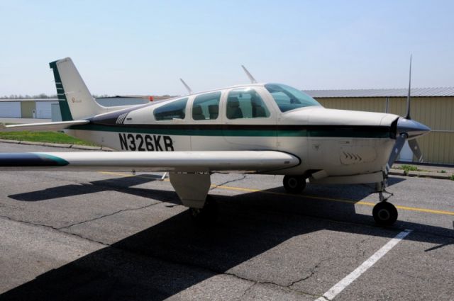 Beechcraft Bonanza (33) (N326KB)