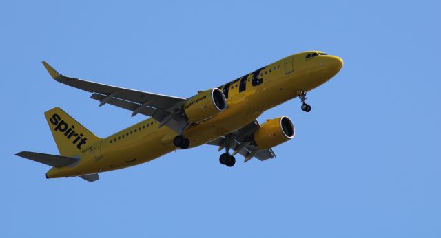 Airbus A320 (N925NK) - On final is this brand new Spirit Airbus A320-271N in the Winter of 2020.