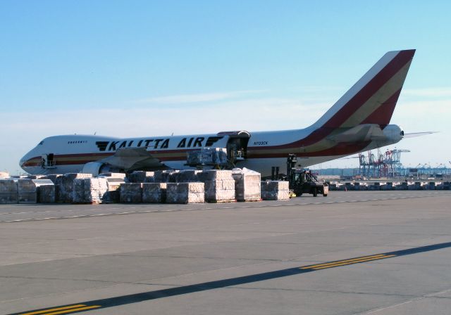 Boeing 747-200 (N703CK)