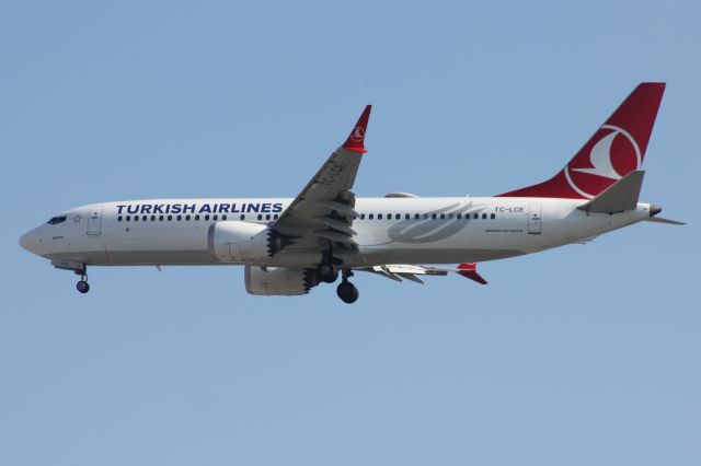 Boeing 737 MAX 8 (TC-LCE)