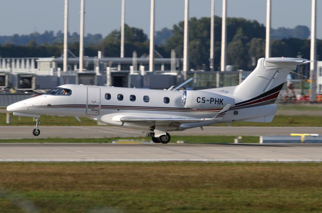 Embraer Phenom 300 (CS-PHK)