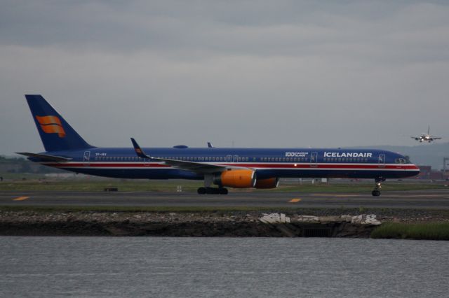 BOEING 757-300 (TF-ISX) - JFK weather diversion on 7/22/19