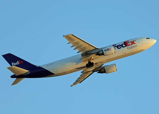 Airbus A300F4-600 (N675FE)