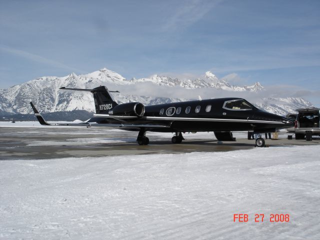 N728CL — - One hot Lear in Jackson Hole for a snowboarding trip