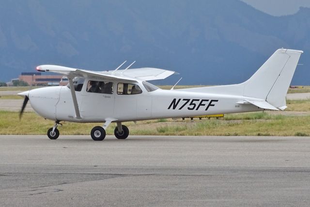 Cessna Skyhawk (N75FF)