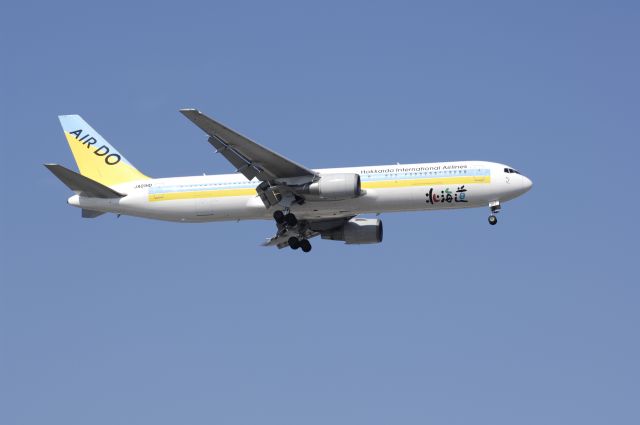 BOEING 767-300 (JA01HD) - Final Approach to Haneda Intl Airport R/W16L on 2010/5/16 Hokkaido Title