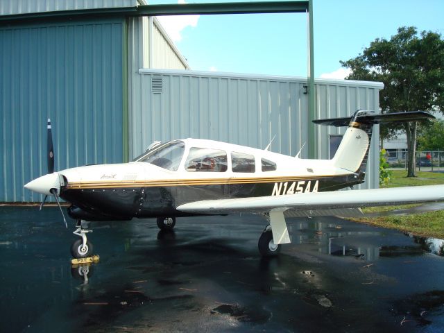 Piper Arrow 4 (N145AA)