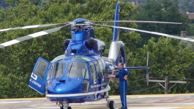 Aerospatiale Dauphin 2 (SA-365C) (N611LL)