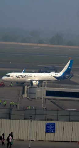 Airbus A320 (9K-AKO)