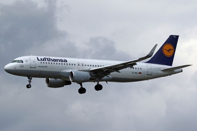 Airbus A320 (D-AIUJ)