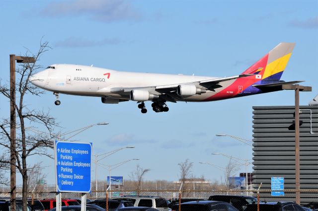 Boeing 747-400 (HL7616)