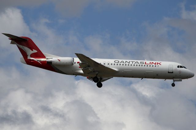 Fokker 100 (VH-NHP) - Kalamunda Road,br /on 16 March 2020