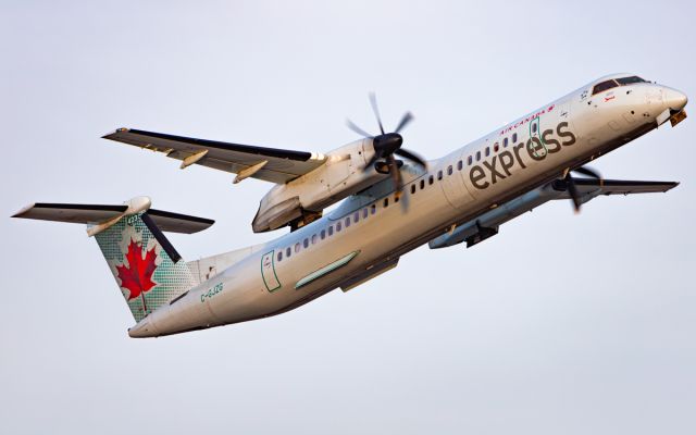 de Havilland Dash 8-400 (C-GJZG)