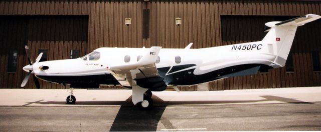 Pilatus PC-12 (N450PC)