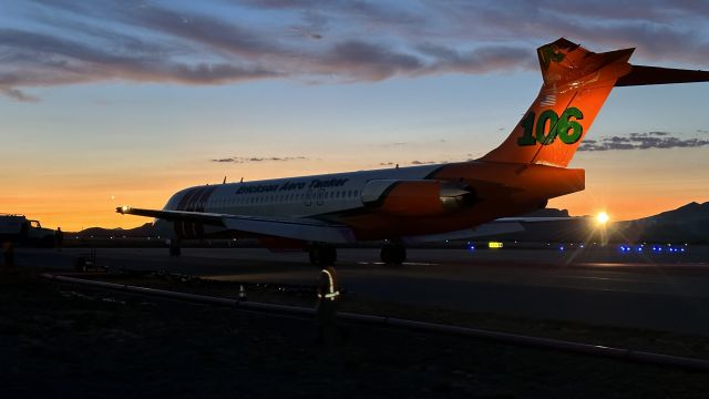 McDonnell Douglas MD-87 (N296EA)
