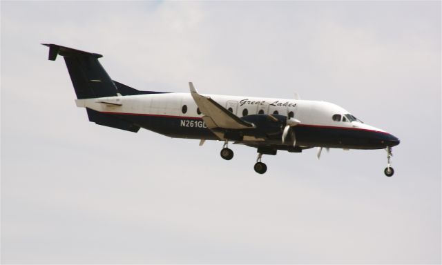 Beechcraft 1900 (N261GL)