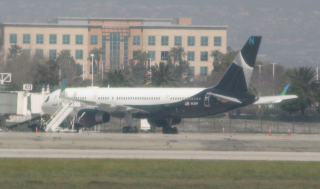 Boeing 757-200 (N628NP) - Taken through a plane window, so sorry about that...