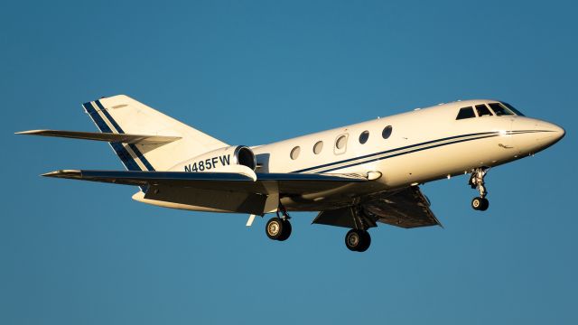 Dassault Falcon 20 (N485FW) - Landing 13L at Dallas Love.