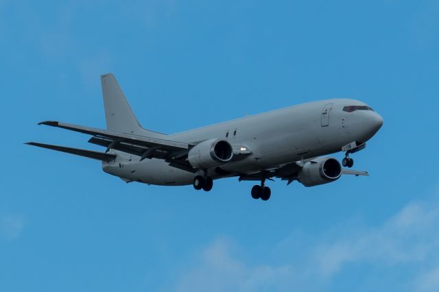 BOEING 737-400 (ZK-FXM) - Boeing 737-4YO SF cn 25184-2227. Airwork ZK-FXM rwy 21 YPPH 27 August 2022