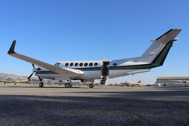 Beechcraft Super King Air 350 (N4YS)