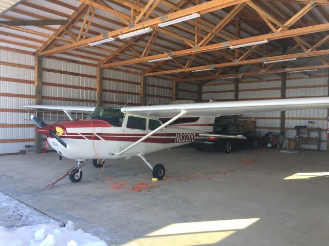 Cessna Skyhawk (N832DC) - Revised 2022