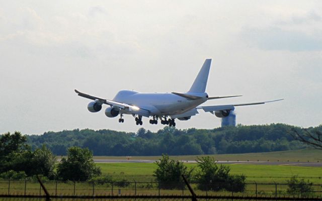 BOEING 777-300ER (N6009F)