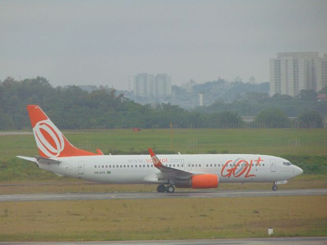 Boeing 737-700 (PR-GTG) - Gol Transportes Aereosbr /Boeing B737-800br /PR-GTG   cn34654br /Aeroporto Internacional de Guarulhos - SP - brasil (SBGR/GRU)br /Date: November 15, 2016br /Photo: Marcos Pereirabr /Comments: Delivery Oct/2006br /          Configured "Y184" leased from (hidden) re-configured "Y177" 2014br /Instagram: @map1982  @map_spotter  @aeroportodepousoalegre