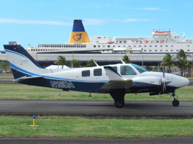 Beechcraft Baron (58) (N16DA)