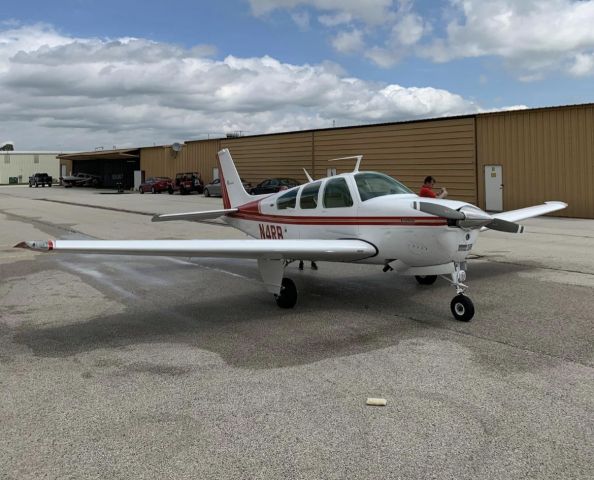 Beechcraft Bonanza (33) (N4RB)