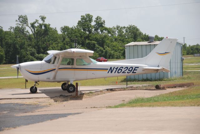 Cessna Skyhawk (N1629E)