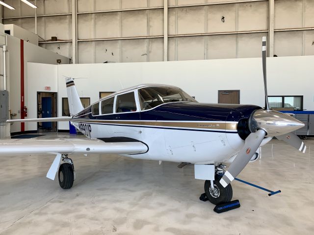 Piper PA-24 Comanche (N8901P)