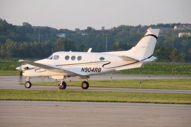 Beechcraft King Air 90 (N904RB)