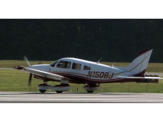 Piper Cherokee (N150BJ) - Take off RW34.