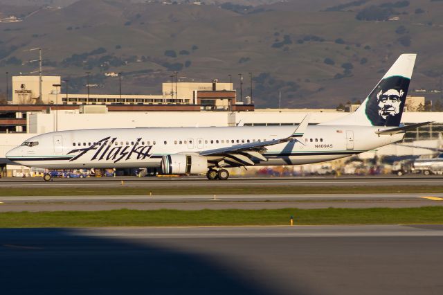 Boeing 737-900 (N409AS)