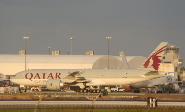 BOEING 777-200LR (A7-BFM) - Pushback!