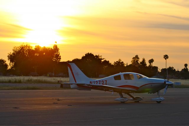 Cessna 350 (N12727)