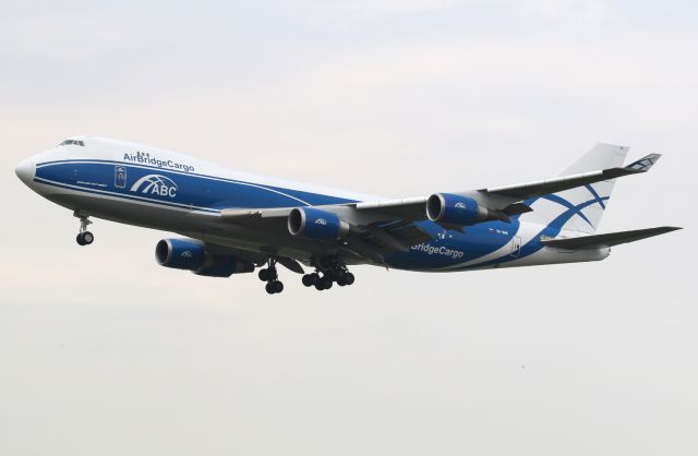 Boeing 747-400 (VQ-BHE)