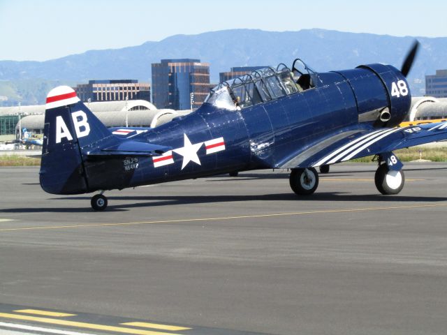 North American T-6 Texan (N64KP) - Taxiing to RWY 20R