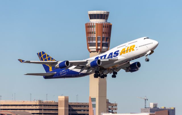 Boeing 747-400 (N263SG)