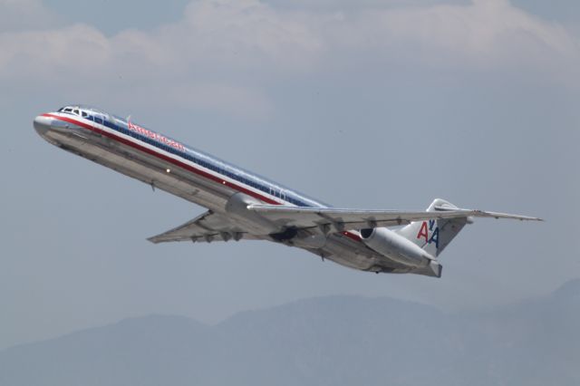 McDonnell Douglas MD-80 — - TOOK OFF