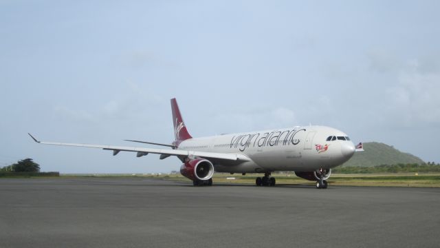 Airbus A330-300 (G-VNYC)