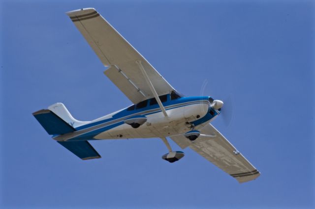 Cessna Skylane (N6NX)