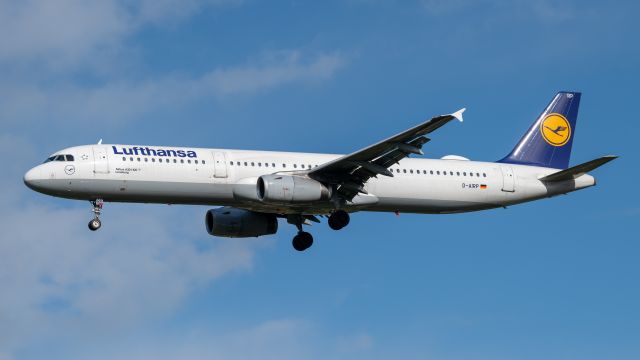 Airbus A321 (D-AIRP)