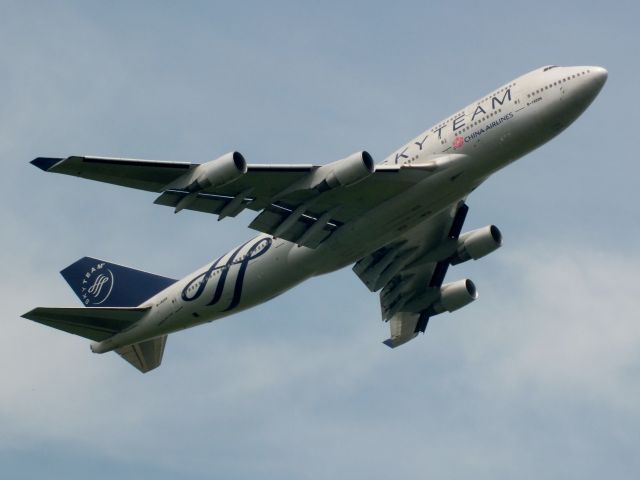 Boeing 747-400 (B-18206)