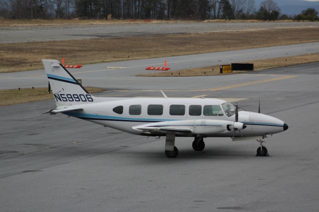 Piper Navajo (N59906)