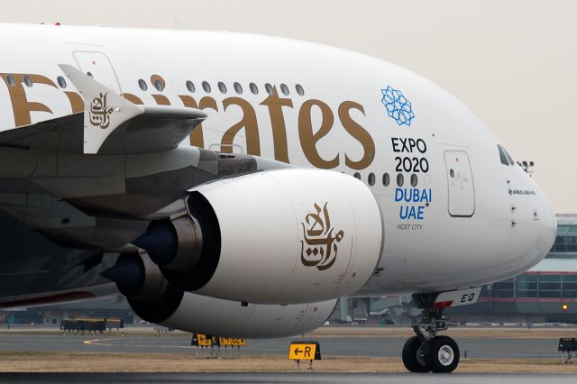 Airbus A380-800 (A6-EEQ)