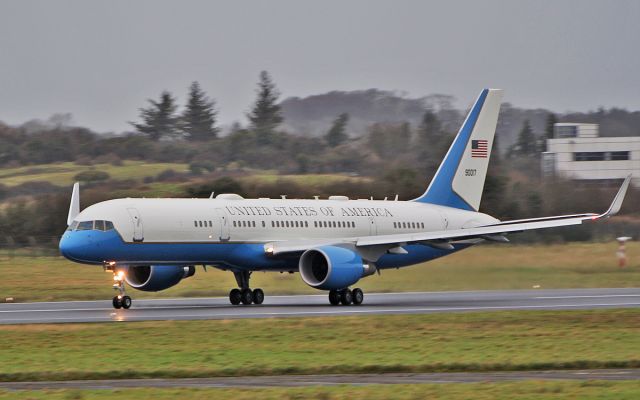 09-0017 — - sam18 usaf c-32a 09-0017 dep shannon 26/1/18.