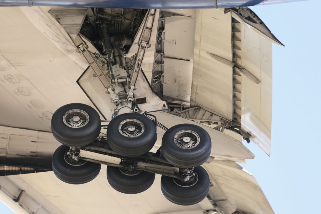 Boeing 777-200 — - Starboard Main Landing Gear of a B777.